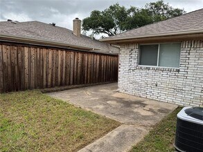2217 Woodcreek St in Carrollton, TX - Building Photo - Building Photo