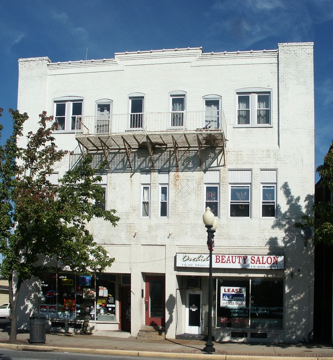 19 - 21 E Main St in Lansdale, PA - Foto de edificio