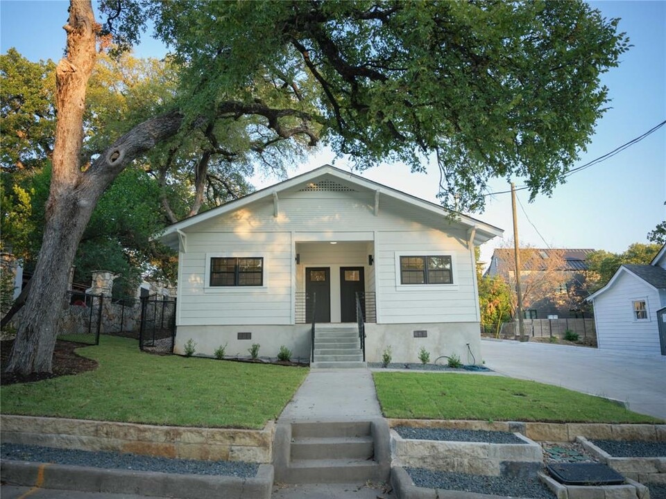 803 Oakland Ave in Austin, TX - Building Photo