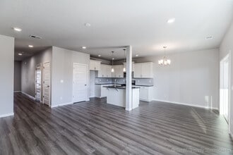 194 Kindre St in Saint Helens, OR - Building Photo - Building Photo