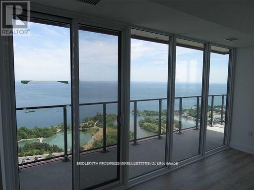 30 Shore Breeze Dr in Toronto, ON - Building Photo - Building Photo