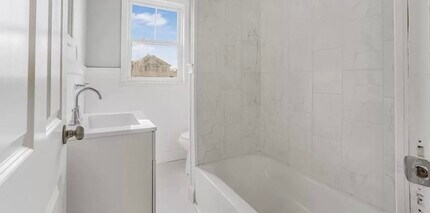 475 Tecumseh St, Unit Unit 1 in Fall River, MA - Building Photo - Building Photo