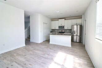 11425 Listening Dr in Orlando, FL - Building Photo - Building Photo