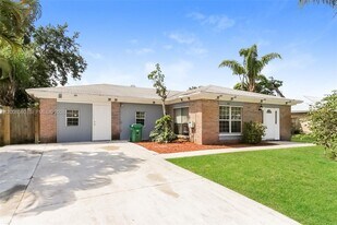 438 SE Streamlet Ave in Port St. Lucie, FL - Building Photo