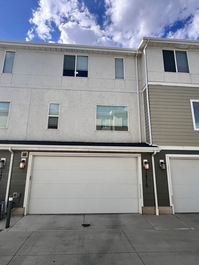 14710 Rising Star Way in Bluffdale, UT - Building Photo - Building Photo