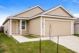 2415 Lake Hls in Canyon Lake, TX - Building Photo - Building Photo