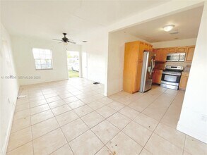 15410 NW 29th Ct in Miami, FL - Building Photo - Building Photo