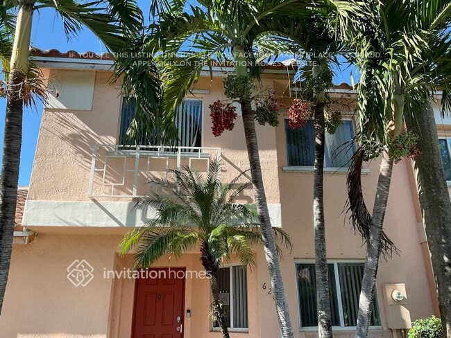 620 208th Cir in Pembroke Pines, FL - Foto de edificio - Building Photo