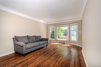 4355 Elmwood Ave in Royal Oak, MI - Building Photo - Building Photo
