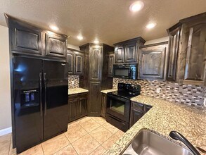 408 Almond Tree Ln in Clovis, NM - Building Photo - Building Photo