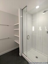 55 Brighton Ave, Unit 417 in Boston, MA - Foto de edificio - Building Photo