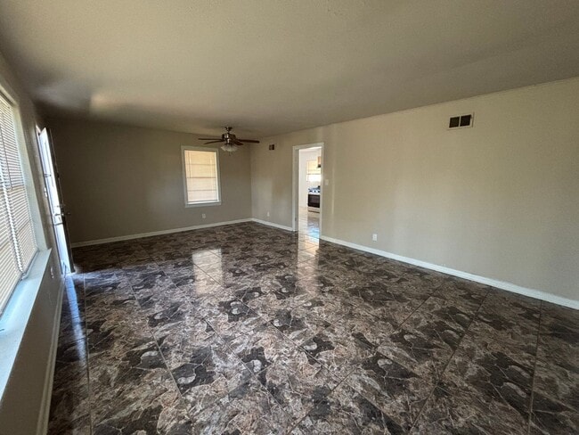 1210 Caroline Dr in Bossier City, LA - Building Photo - Building Photo