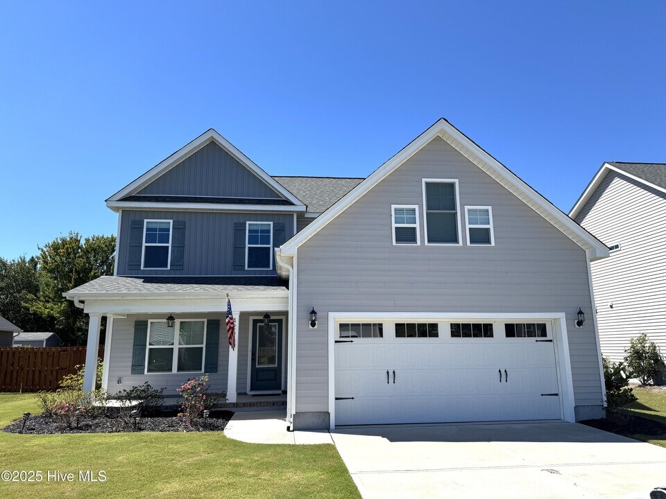 425 Pebble Shore Dr in Sneads Ferry, NC - Building Photo