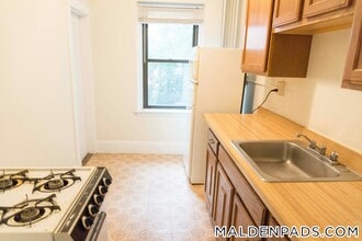 349 Pleasant St in Malden, MA - Building Photo - Building Photo