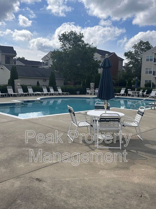 property at 811 Brassie Ln