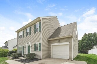 4705 Fox Thorne Dr in Charlotte, NC - Foto de edificio - Building Photo