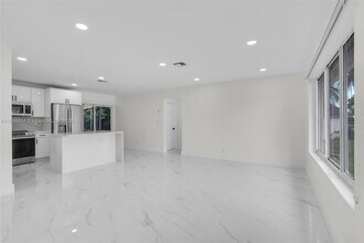 6431 Roosevelt St in Hollywood, FL - Building Photo - Building Photo