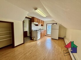 63 Brook St in Barre, VT - Building Photo