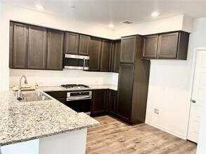 2409 Siskiyou St in Lewisville, TX - Building Photo - Building Photo