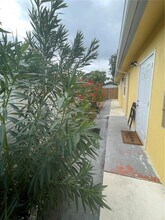 1935 Liberty St in Hollywood, FL - Building Photo - Building Photo