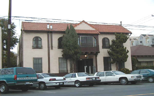 541 W 5th St in Long Beach, CA - Foto de edificio - Building Photo