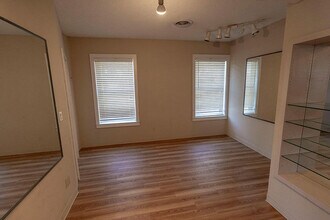 1110 E Broadway in Columbia, MO - Building Photo - Building Photo