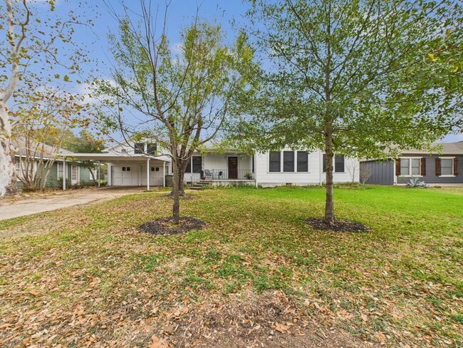 1206 E 30th St in Bryan, TX - Building Photo - Building Photo