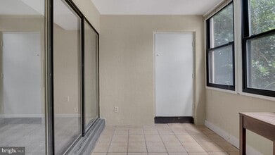 9653 White Acre Rd in Columbia, MD - Building Photo - Building Photo