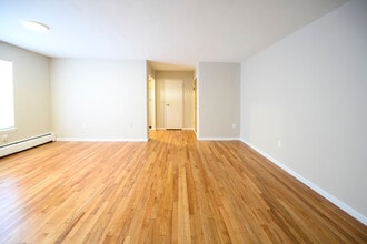 Lafayette Park Apartments in Hawthorne, NJ - Building Photo - Building Photo