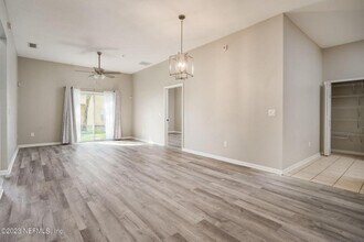7064 Deer Lodge Cir in Jacksonville, FL - Building Photo - Building Photo