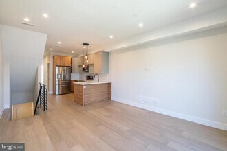 2147 N Franklin St in Philadelphia, PA - Building Photo - Building Photo