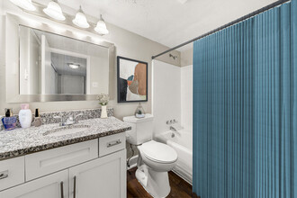 The Crossing at Henderson Mill Apartment Homes in Chamblee, GA - Building Photo - Building Photo