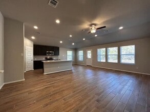 21800 Ohenry Ave in Leander, TX - Building Photo - Building Photo