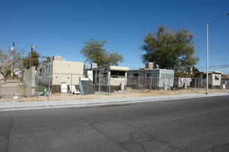 1340 Hassell Ave in Las Vegas, NV - Foto de edificio - Building Photo