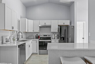 3137 SE 8th Pl in Cape Coral, FL - Building Photo - Building Photo