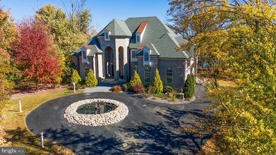 2620 Love Point Rd in Stevensville, MD - Foto de edificio - Building Photo