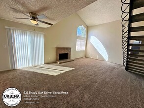 921 Shady Oak Dr in Santa Rosa, CA - Building Photo - Building Photo