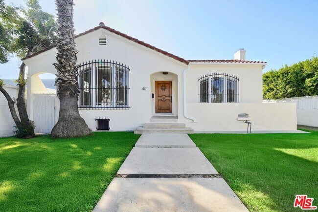 property at 401 S Sycamore Ave