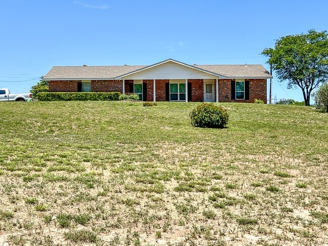 986 Lone Star Dr in New Braunfels, TX - Building Photo - Building Photo