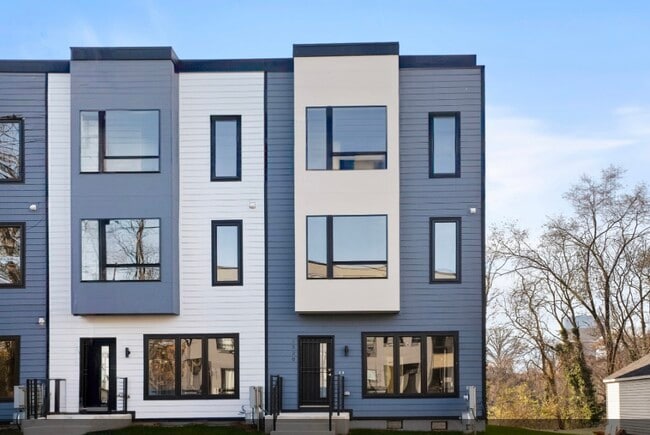 property at 2520 Elvans Rd SE