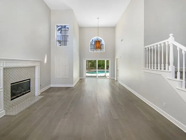 5982 Birdie Dr in La Verne, CA - Foto de edificio - Building Photo