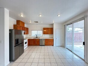 6768 W Oak Mist Ave in Las Vegas, NV - Building Photo - Building Photo