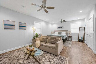 905 N Tropical Trail in Merritt Island, FL - Building Photo - Building Photo