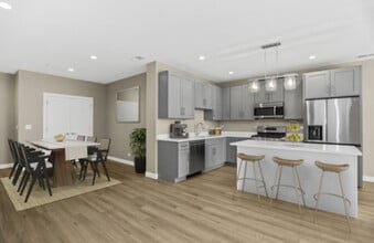 3330 Dempster St in Skokie, IL - Building Photo - Building Photo
