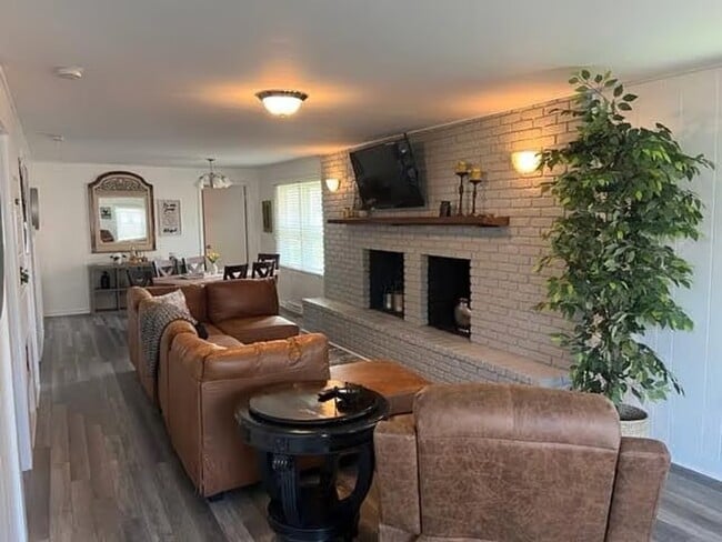 property at 1205 N Park Ave