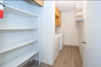 3550 W Dimond Blvd in Anchorage, AK - Building Photo - Building Photo