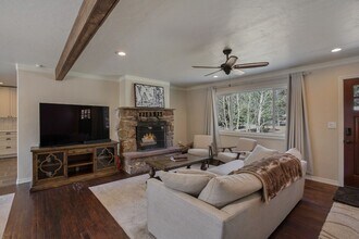 407 Woodland Dr in Woodland Park, CO - Building Photo - Building Photo