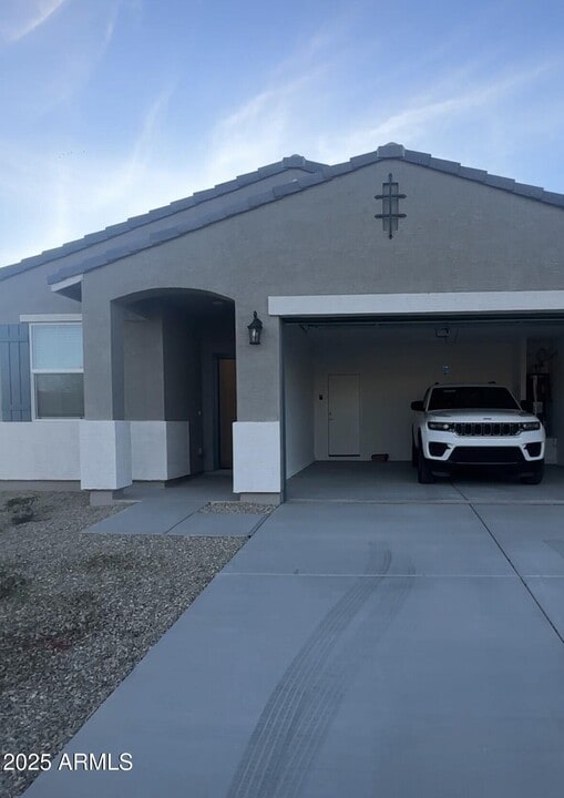 2026 S 242nd Ave in Buckeye, AZ - Building Photo