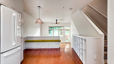 11560 Stone Ave N in Seattle, WA - Building Photo - Building Photo