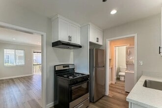 133 Concord St, Unit #1 in El Segundo, CA - Foto de edificio - Building Photo